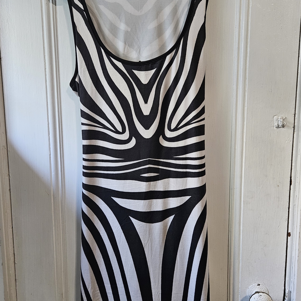 SHEIN Black and White Sleeveless Sheath Maxi Dress